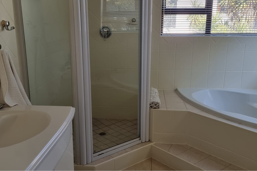 4 Bedroom Property for Sale in WestLake Country Safari Estate North West